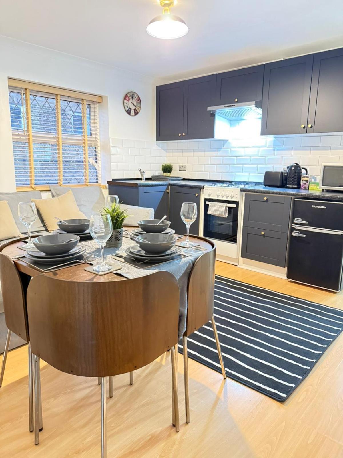 Walthamstow Apartment *
